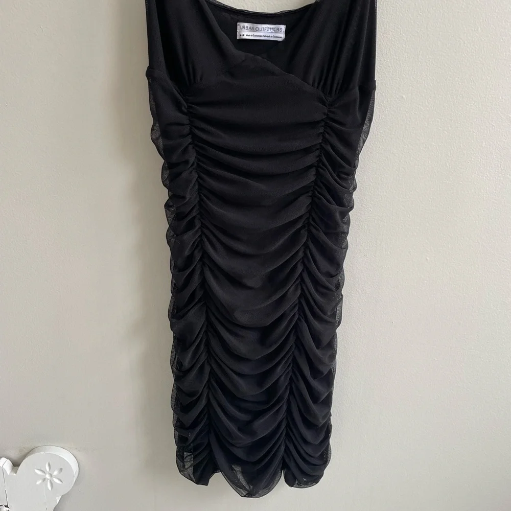 BLACK SHEER SPAGHETTI STRAP DRESS LINED RUCHED STRETCH URBAN OUTFITTERS - Picture 5 of 11